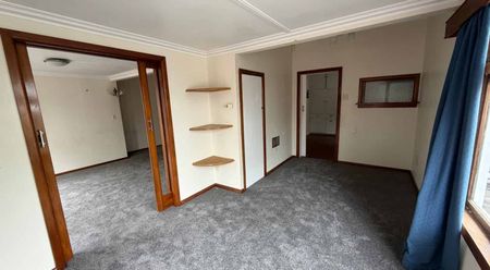 Extra Large Family Home - Photo 2