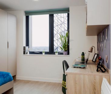 Silver En Suite (Mid Floors) - Photo 2