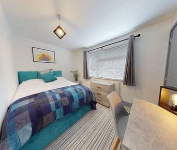 2 Goslyn Close - Photo 3