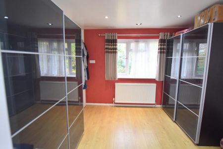 3 bedroom detached house to rent - Photo 5