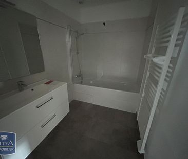 Location Appartement 4 pièces 93m² VILLEFRANCHE SUR SAONE 69400 - Photo 4