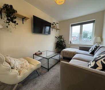 2 bedroom end of terrace house to rent - Photo 1