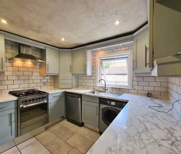 2 Bed Flat, Fairlop Road, E11 - Photo 3