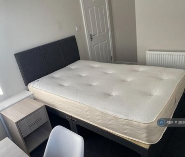 1 bedroom in a house share to rent - Photo 4