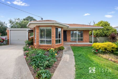 14 Powells Avenue, 3550, Strathdale Vic - Photo 2