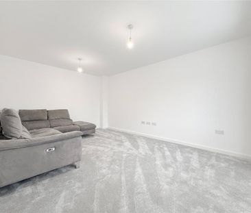 5 bedroom detached house to rent - Photo 2