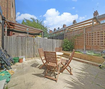 3 bedroom terraced house to rent - Photo 6