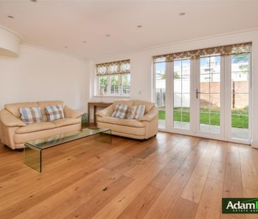 Anastasia Mews, Woodside Park, N12, 4 bedroom, House - End Terrace - Photo 1