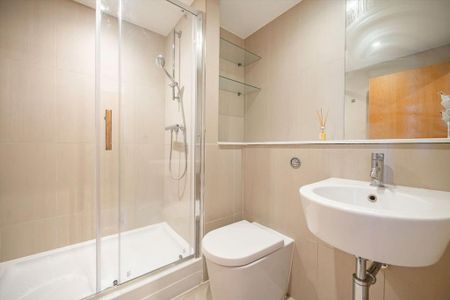 3 bedroom flat to rent - Photo 5