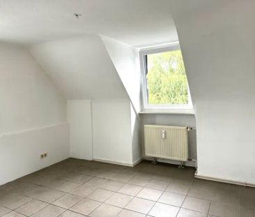 2 Zimmer Dachgeschosswohnung in Duisburg-Rumeln - Photo 2