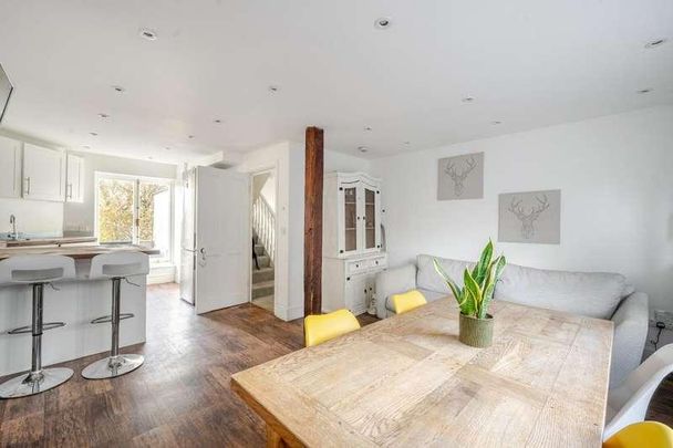 Petersham Road, Richmond, TW10 - Photo 1