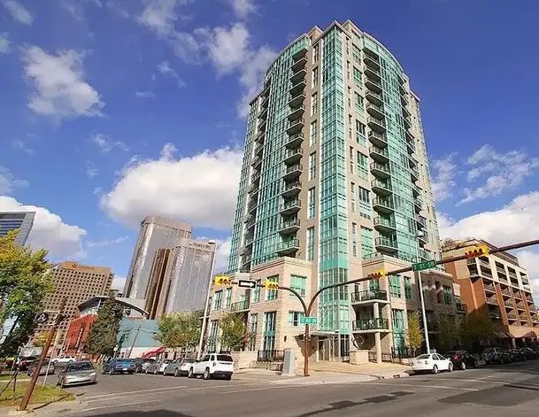 Executive Spacious 1 bedroom condo in Downtown | 1001 - 788 12 Avenue SW, Calgary - Photo 1