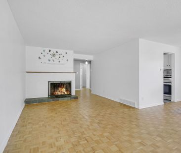 For Lease - 52 Bowhill Avenue, Cityview - Parkwoods Hills - Rideau ... - Photo 2