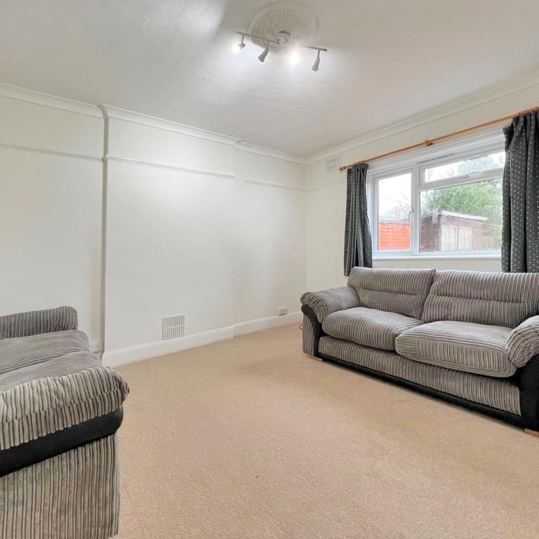 4 bedroom semi-detached house to rent - Photo 1