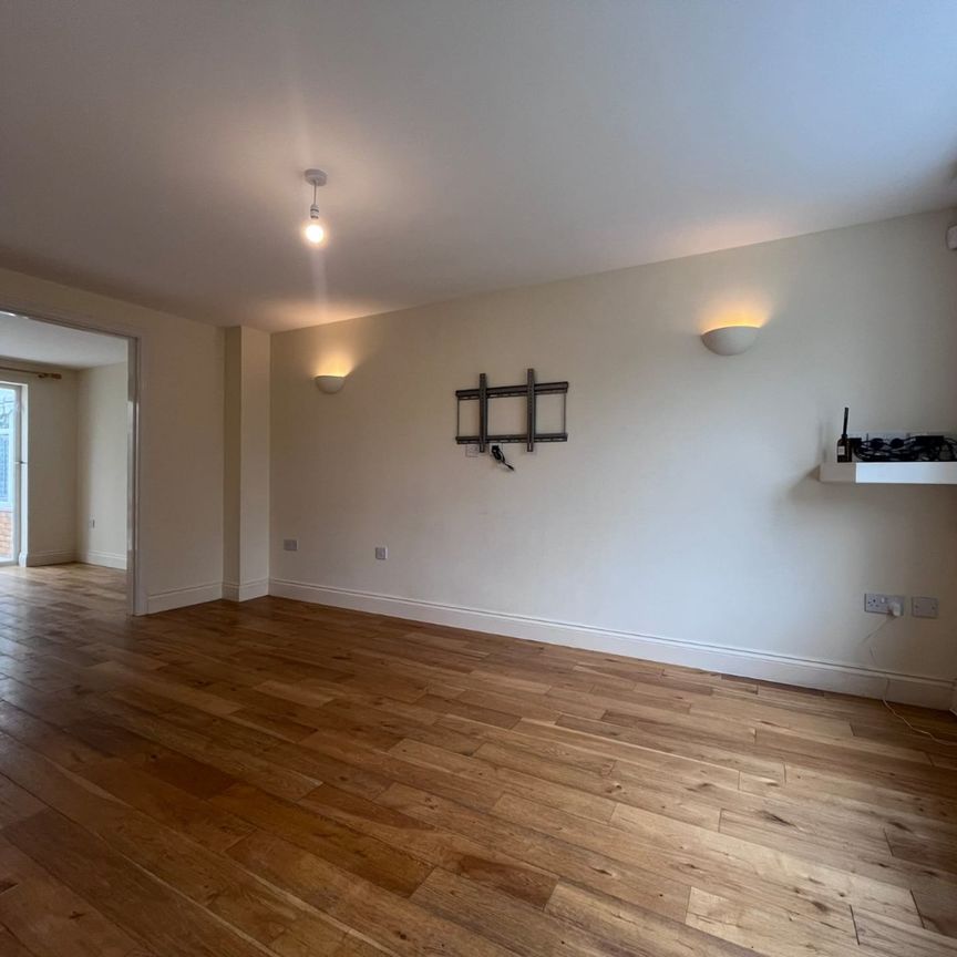 14, Abbott Way - Photo 1