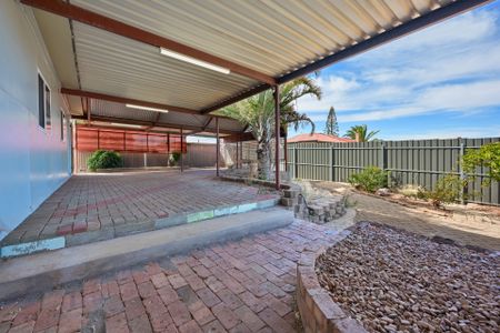 Semi Furnished Property in a beautiful location near the beach - Photo 5