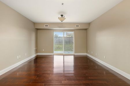 For Lease - 539 Armstrong Road Unit# 418, Kingston, Ontario - Photo 2