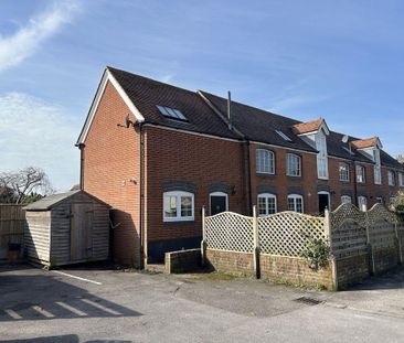 2 bedroom terraced house to rent - Photo 4