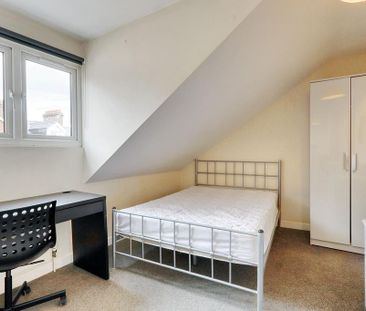 3 bedroom apartment to rent - Photo 4