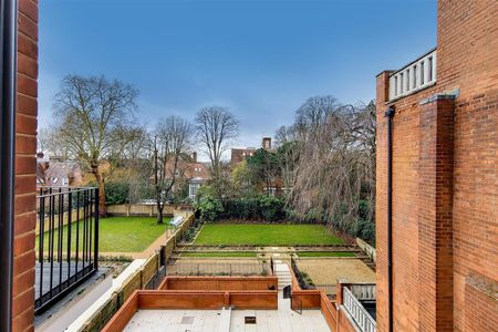FITZJOHNS AVENUE, NW3, London - Photo 5