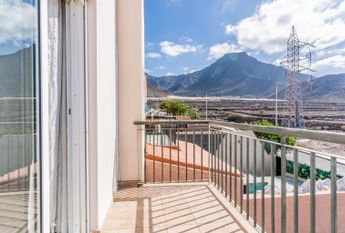 Chalet adosado · Alquiler a largo plazo ·