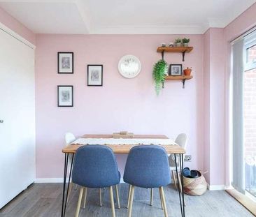 College Road, Horsham, RH13 - Photo 3