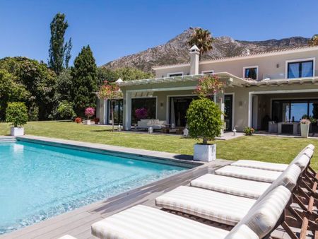 6 bedroom luxury Villa for rent in Sierra blanca, Marbella, Malaga, Andalusia - Photo 3