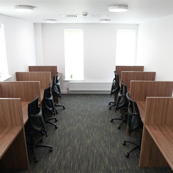 Studio to rent - Photo 1