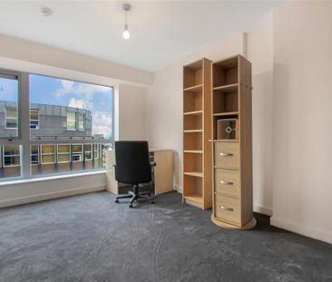 3 bedroom flat to rent - Photo 5