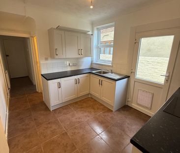 Ground Floor Flat with Garden - Photo 5