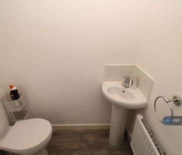 2 bedroom semi-detached house to rent - Photo 6