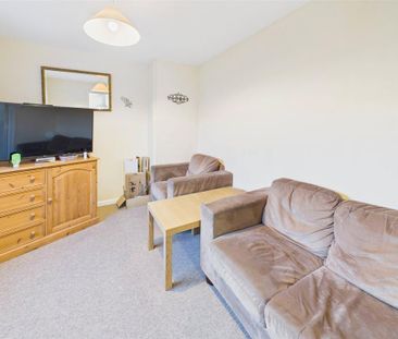 4 bedroom terraced house to rent - Photo 2