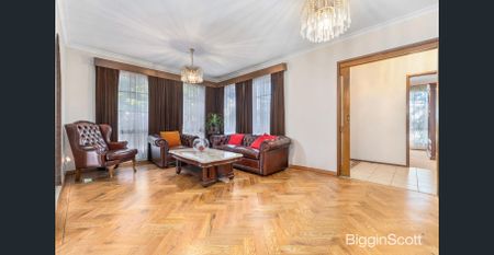 Spacious Family Home with Self-Contained Downstairs Living - Photo 3