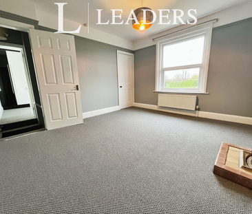 3 bedroom detached house to rent - Photo 2