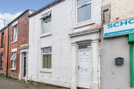 1 bedroom in a house share to rent - Photo 2