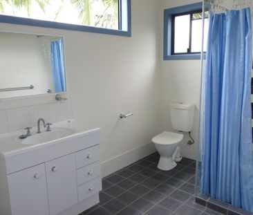 UNIQUE SELF-CONTAINED STUDIO IN EAST LISMORE - Photo 4