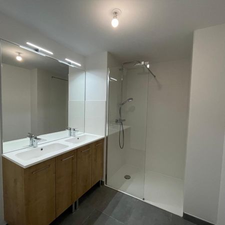 Location Appartement 4 pièces 86m² AYTRE 17440 - Photo 4