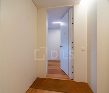 Apartamento T2 com duas varandas e estacionamento, em Cascais - Photo 4