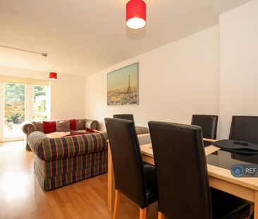 1 bedroom in a house share to rent - Photo 2