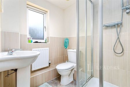 4 bedroom house to rent Dragonfly Lane, Cringleford, Norwich, NR4 - Photo 3