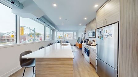 For Lease - 3258 Dundas Street, Toronto, Ontario - Photo 4