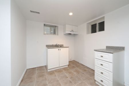 For Lease - 11 Adair Road Unit# LOWER, Toronto, Ontario - Photo 2