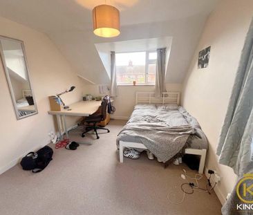 4 bedroom semi-detached house to rent - Photo 4