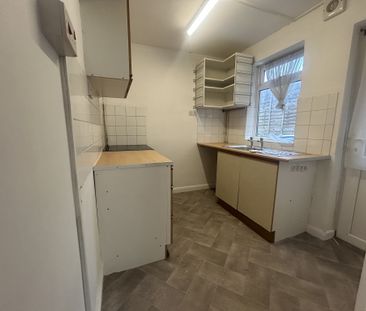Two Bedroom House for Rent in Ipswich - Photo 3