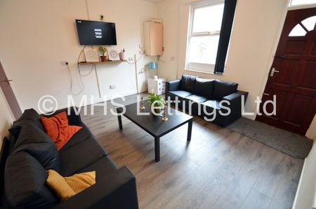 6 Bedroom Mid Terraced House for rent in Ashville Avenue - Photo 2