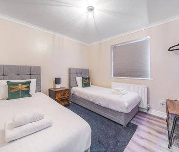 4 bedroom detached house to rent - Photo 6