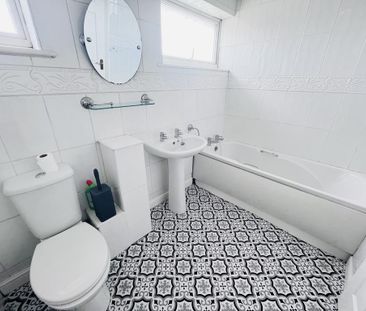 3 bedroom terraced house to rent - Photo 6