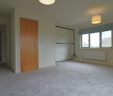 4 bedroom detached house to rent - Photo 2