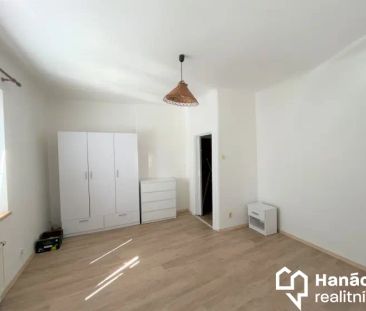 Pronájem bytu 1+1 nedaleko centra Olomouce, ul. Husitská - Fotografie 1