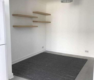 Tiverton Road, Edgware, HA8 - Photo 1